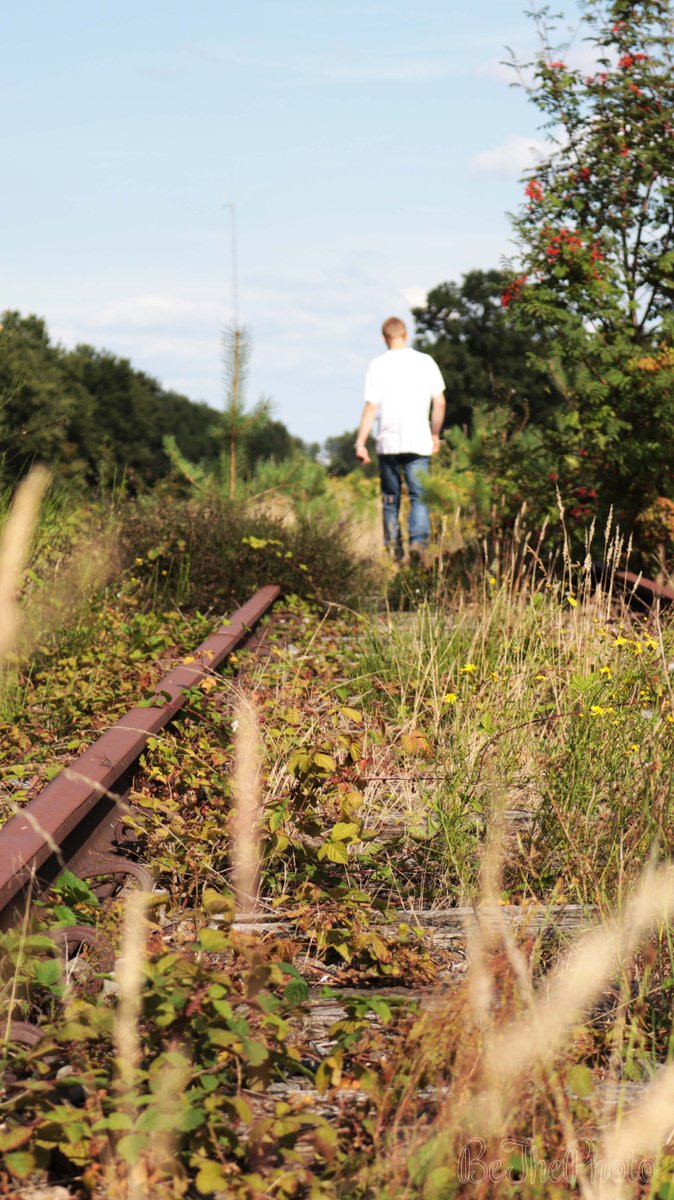 BeThePhotoNL's tweet photo. #Walking over #ghost #track
Camera: Canon EOS 80D 18-55 MM
F: f/5.6
S: 1/500 sec.
ISO: 125
#unedited
#BeThePhoto #Schijndel #NorthBrabant #Brabant #Netherlands #Ghostrailroad #ghostrrack #walk #lopen #wandelen #Nature #natuur #spookspoor #treinspoor #photography #train #trein https://t.co/3wVPLPvUS2
