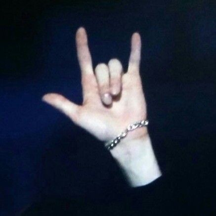 Bangchan's hands ; a thread cz i wanna hold them so tightly