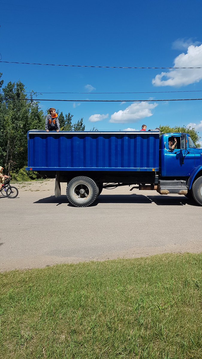 Yes, yes I am related to the monsters in this pic.