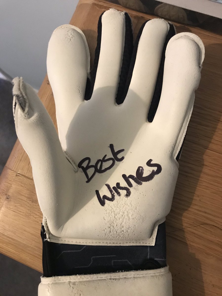 🚨GIVEAWAY🚨

Our former number one and fan favourite Stuart Nelson has kindly gifted us a pair of signed gloves to give away on the channel.

To enter simply reply to this tweet with your favourite Nelson moment and why you want to be chosen.

Must be following us.

#Gills
