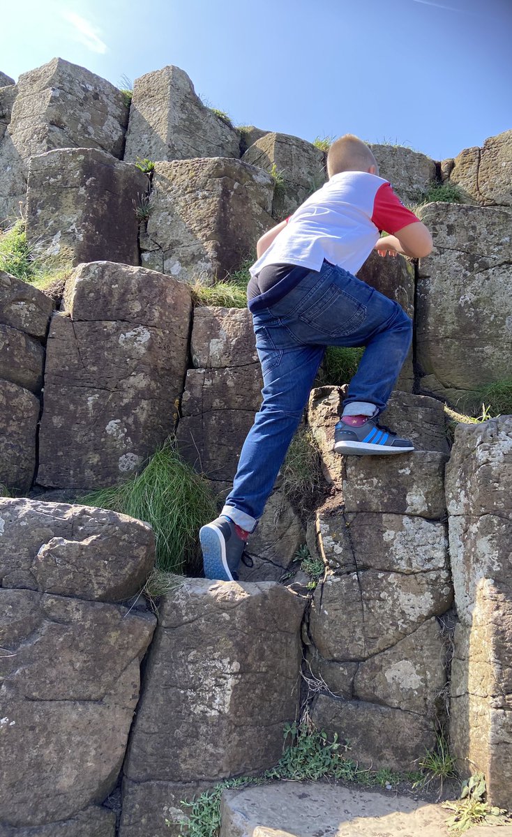 Ian_Tex_Greer's tweet photo. Class wee trip round the causeway coast today, glorious weather and wee man loved it 😊 #giants #causeway #balintoy #GOT #ironislands https://t.co/xXu3ppTGkD