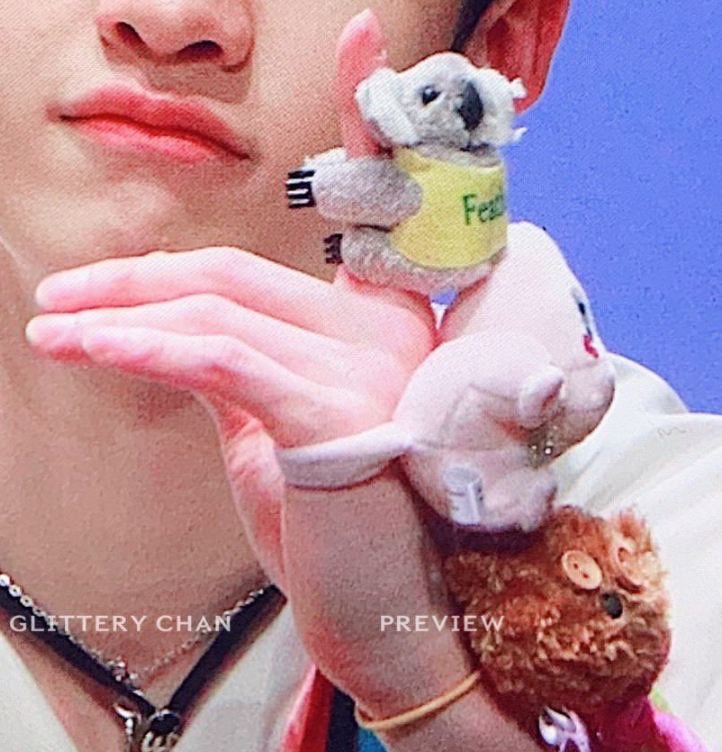 Bangchan's hands ; a thread cz i wanna hold them so tightly