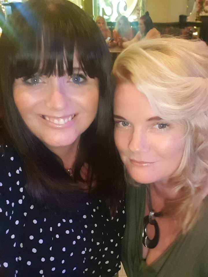 LJLeo's tweet photo. First night out out! 🥂🍾🥳 https://t.co/UkNbSNxwFG