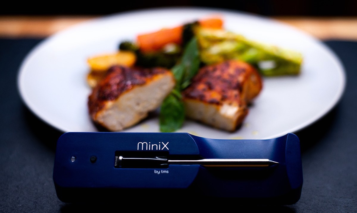 TrueMeatStick's tweet photo. For those of you who have pledged, you'll get your hands on a Mini in a few short week! 🙌 

We're so excited for you guys to love it as much as we do! Our whole team has been using the Mini on a regular basis! 👩‍🍳👨‍🍳

#MyMeatStick #TheMiniByTMS https://t.co/XaV8hU0zqe