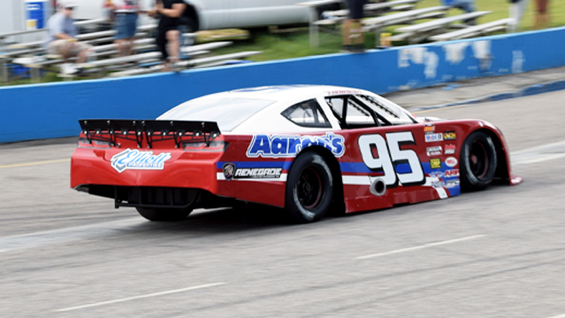 RacingAmerica's tweet photo. The @MB_Speedway track championship frontrunners, @SamYarbrough20 and @burns82lms, qualify first and second for #TheFinalRace.

Follow @Speed51LM for updates from the Sun Fun 101. https://t.co/eCVkgDP3zl