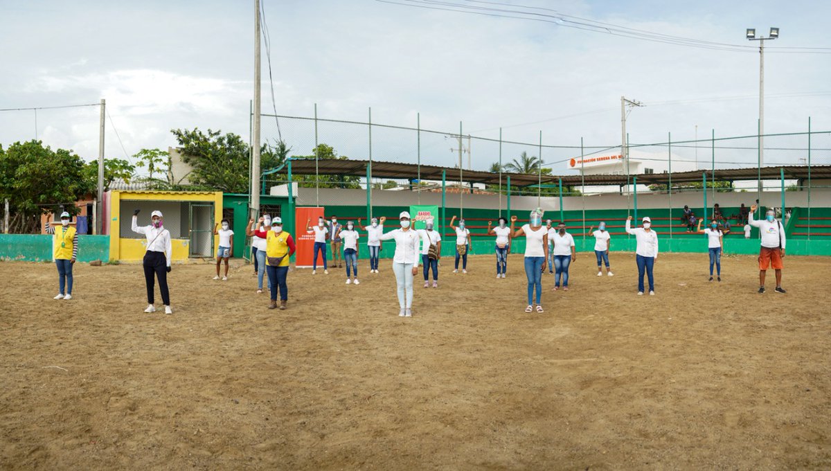 IsaMathieub's tweet photo. Gran jornada de #Lavaton por la vida en #ManzanillodelMar gracias a nuestra alianza con @AlcaldiaCTG @EscuelaDeGobiernoctg y @FunSerenadelMar. #GestoresHeroicos #Líderesempoderados #JuntosSaldremosAdelante https://t.co/jwDInXbrvM
