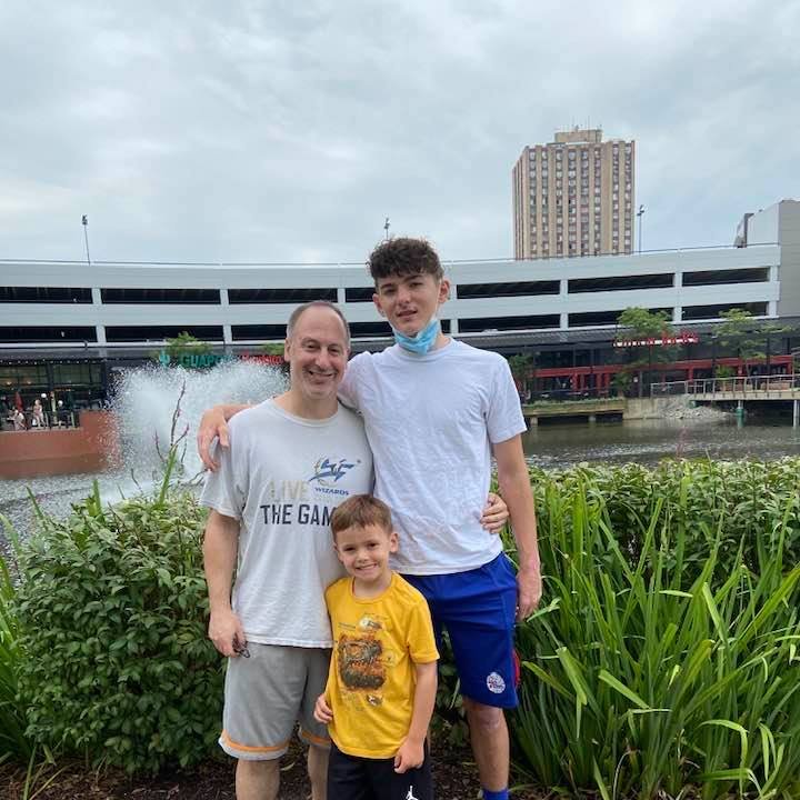 HunterHausman's tweet photo. Thankfully, I am just a few inches taller than my dad.  #KeepGrowing  #BallisLife  #TimetoHoop https://t.co/wNi9J6ESMt