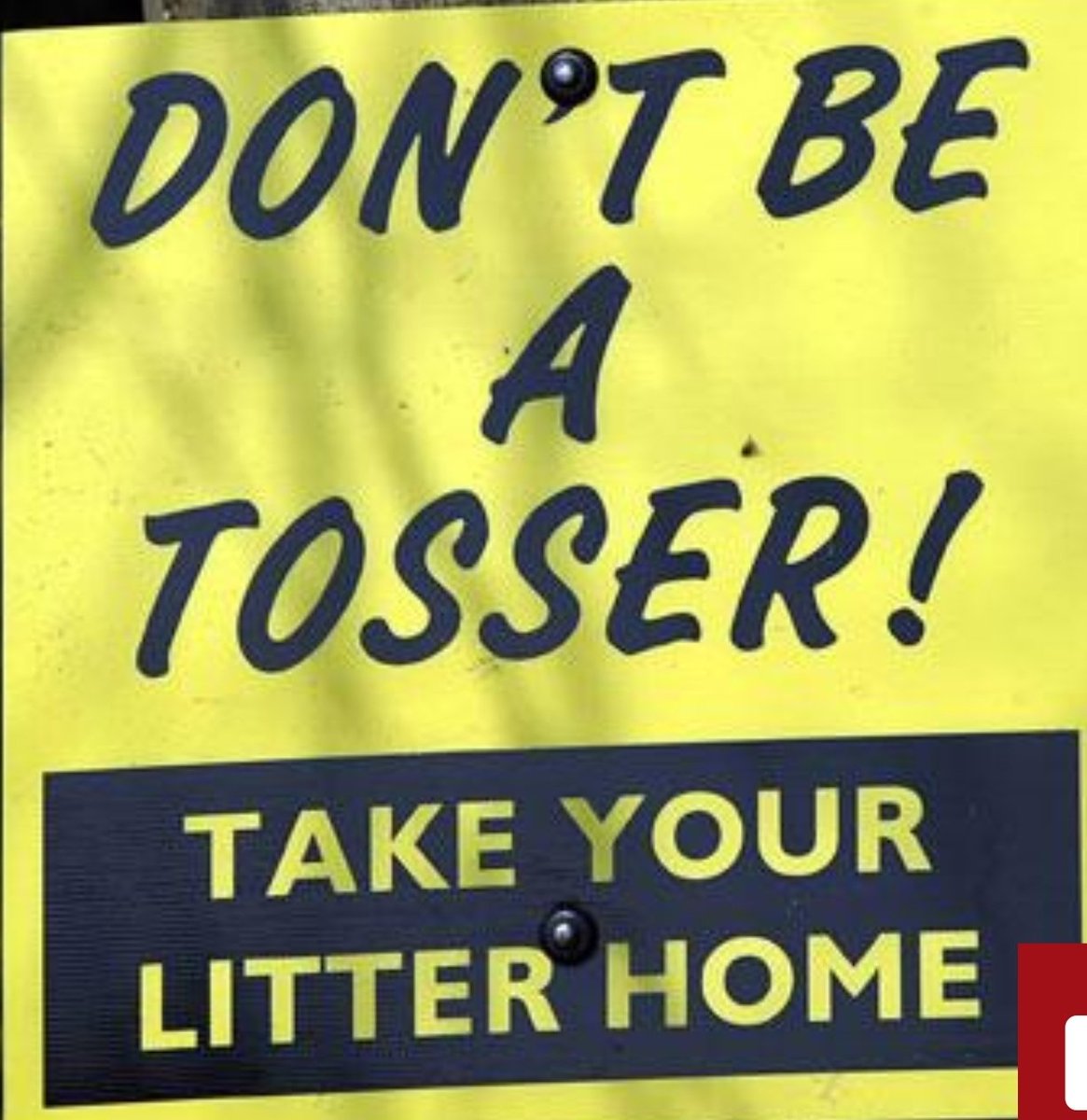 AndrewJames18's tweet photo. Stop stop stop throwing litter its ridiculous you absolute wazaks .. Once again we cleared the trails of rubbish and I wish that we didnt have to @OPALlandegla .. maybe some 'public information signage' may reduce it a little .. #covidrisk #dirtypeople #noexcuses #littertossers https://t.co/KuS2DSN3mi