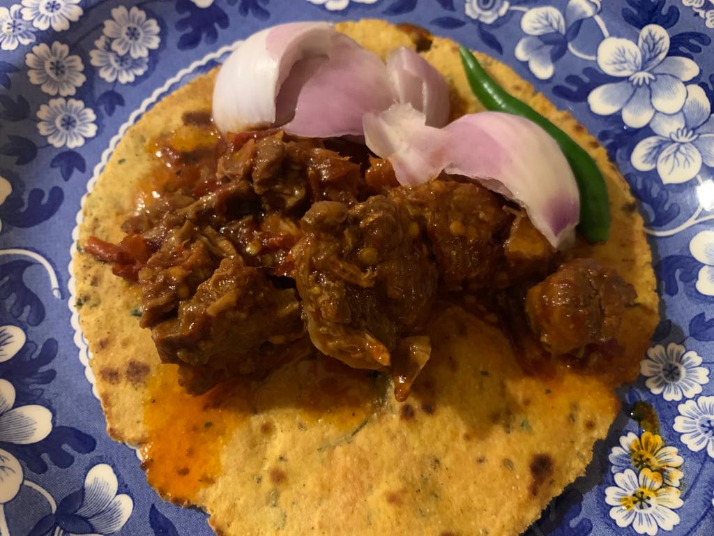 panchamtaneja's tweet photo. @mchefajaychopra Independence day special, Rajasthani Laal maans with tikkad and mukka pyaaz....maza aa gaya #bigdaddychef https://t.co/x1J6Lov7cA