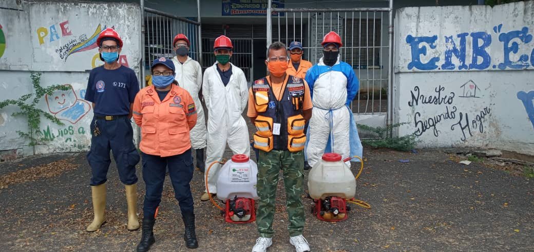 SistemaCarabobo's tweet photo. 2/2
Personas socializadas 5 en un conversatorio. 
Presentes:
#SistemaIntegradoCarabobo 
#BomberoCarabobo
#Cefosiem
@PCCarabobo
@alcaldiadevalencia https://t.co/LjmGzp2J20