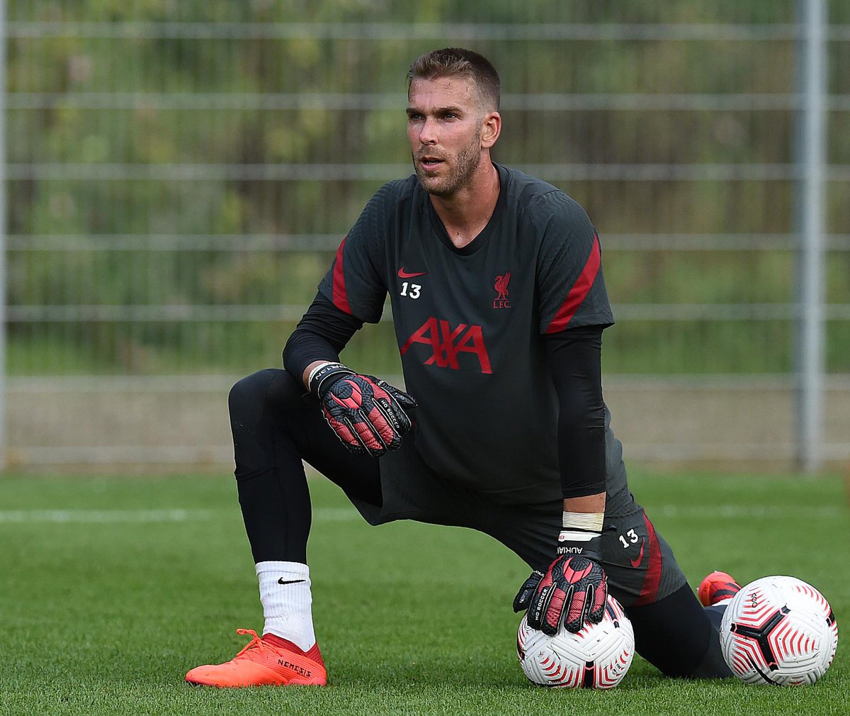 AdriSanMiguel's tweet photo. ⚽ New season
🎯 Same targets! 
💪🏻🔴 https://t.co/xp25xHlS4U