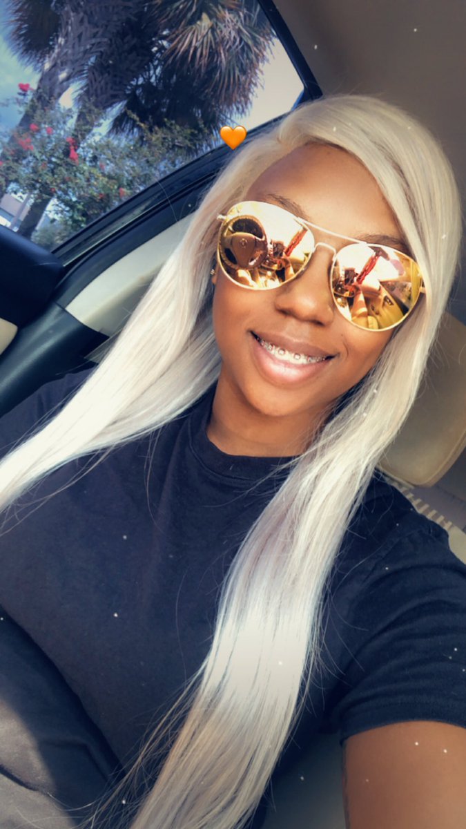 HDLadyX3's tweet photo. Happiness looks a lil something like this 😘 https://t.co/FMiKXN4Qkn