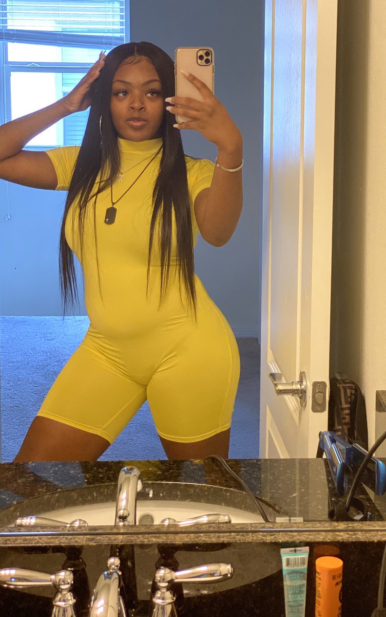 lovejasiree's tweet photo. vacation has definitely been good to me. 🤩 https://t.co/oZqbCUJCed