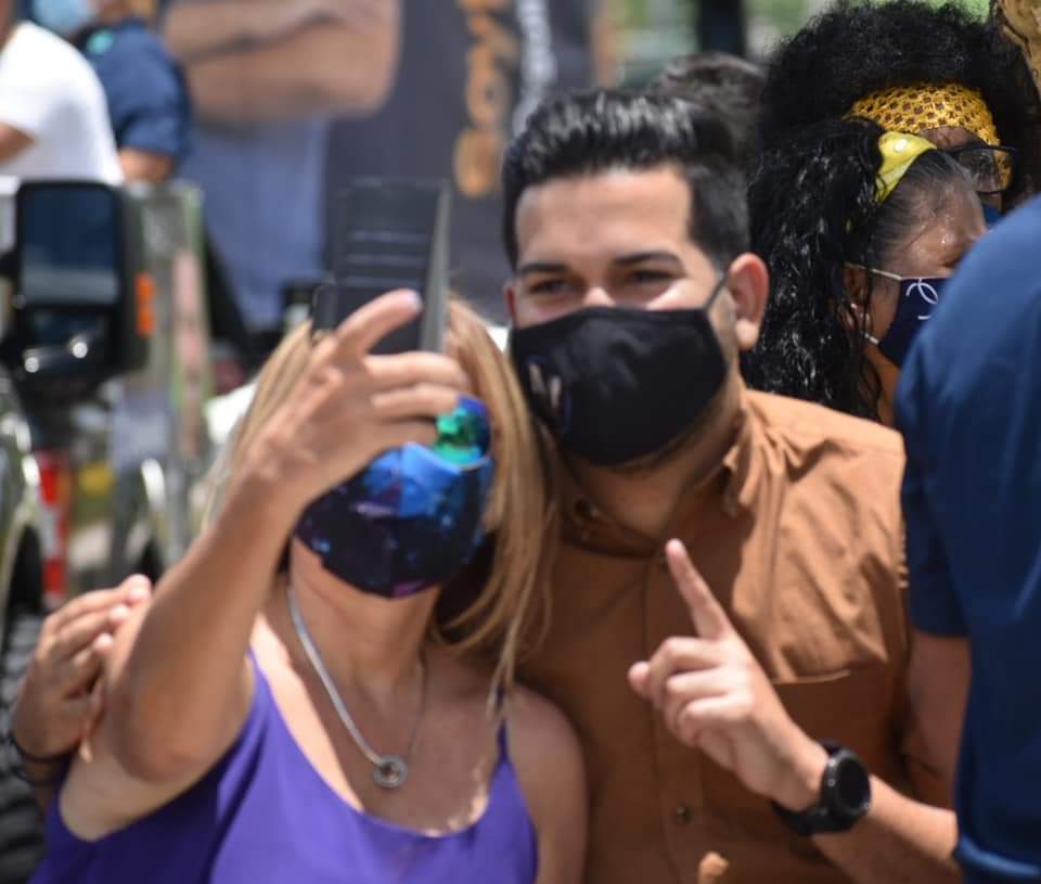 MichaelLopezS's tweet photo. ¡Agradecido por la invitación para acompañar a @pedropierluisi y @RosachelyRivera de rally por #Gurabo!
¡Mañana, sal a votar! #Michael2020 #Distrito31 https://t.co/Ct5mozrCWM