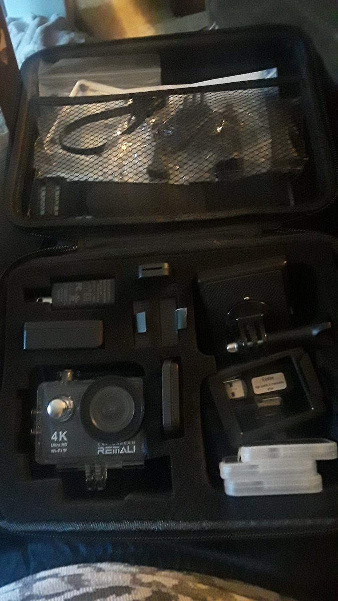 PinkE215's tweet photo. some one is about to be back to vloging https://t.co/xqrgo5Xp9e