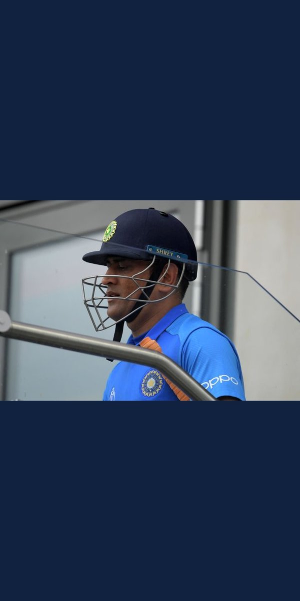 missblunt15's tweet photo. Thank You @msdhoni for all the lovely memories. ❤️🇮🇳 Now we are all missing legendary of Cricket. It's impossible to get another legend like dhoni, He is the only one after all💕💕. We proud of you sir.
#MSDhoni 
#MSDhoni7 
#MSDhoniretired https://t.co/4rFQOXPCTO