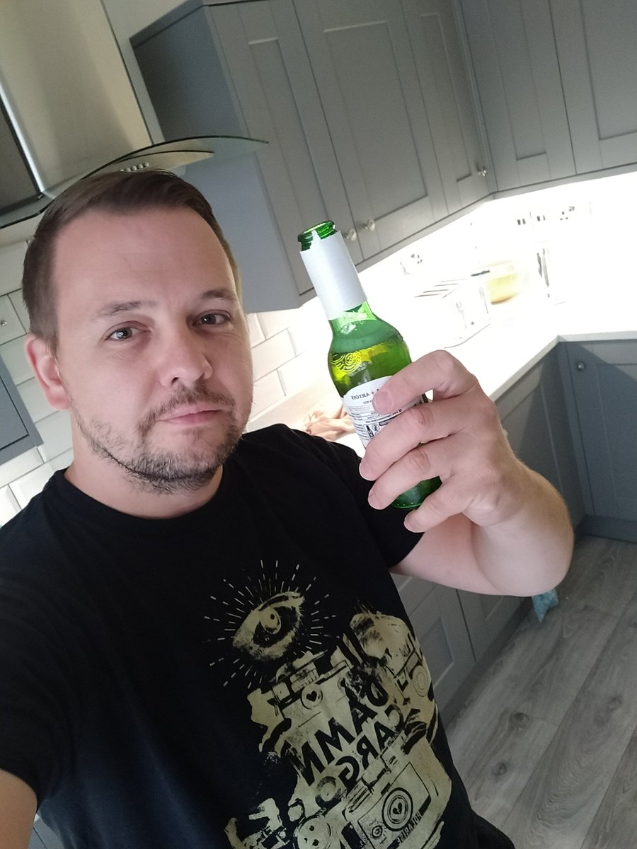 MattKeating1981's tweet photo. @redders781 @lucie_delacy @ashbirdtweets @DamnCargo Representing! 👊 https://t.co/RaRCYjFsvx
