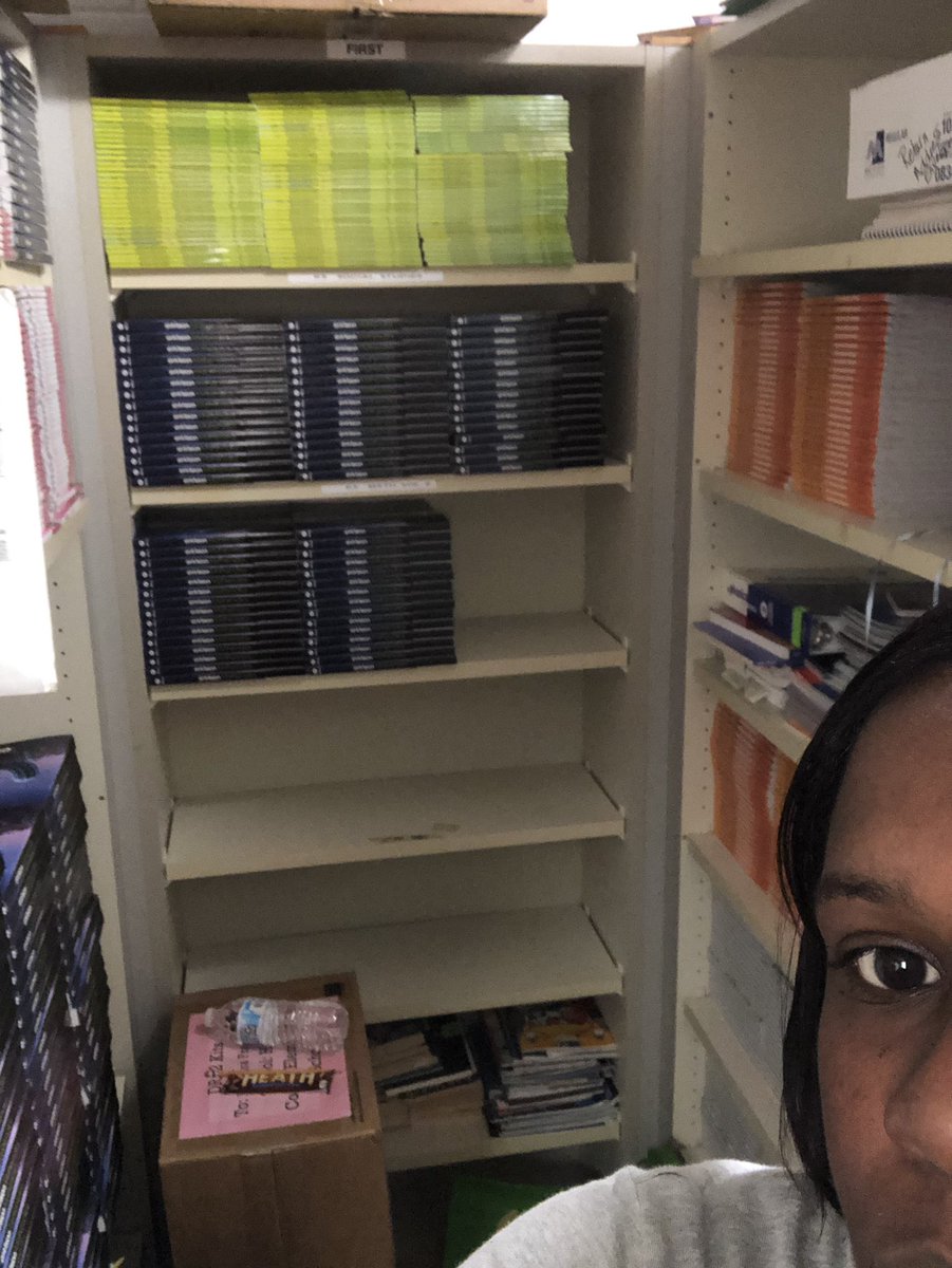 MCHarrisHEC's tweet photo. Just a girl and her Bookroom on a rainy Saturday! #WeGotThis #APThings #GettingItDone https://t.co/kzKt4xEGQq