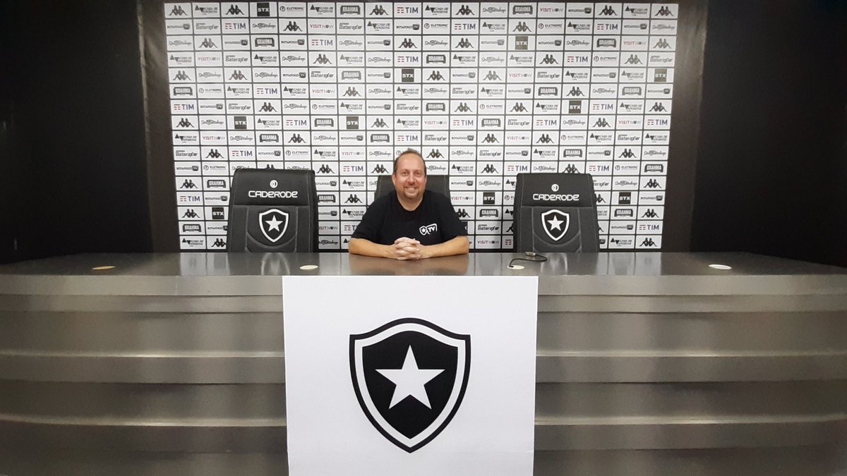 bilularj's tweet photo. Dia de apresentação no @Botafogo 🇨🇮

#LivePutFire https://t.co/GiLJgZlZwB