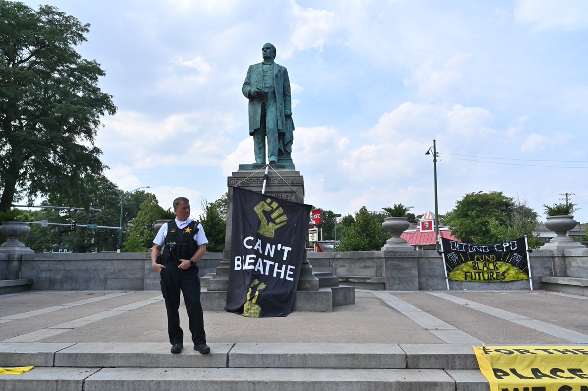 paulmgoyette's tweet photo. Massive police presence here for a rally with maybe 200 people — maybe because of the statue of McKinley? ¯\_(ツ)_/¯ https://t.co/PM9m7rXIKw