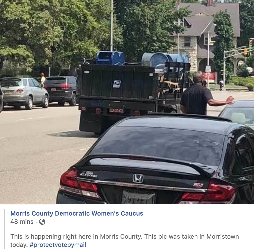 jrzgrlz's tweet photo. Mailbox removal happening NOW in #Morristown in #MorrisCounty, #NewJersey. W T actual F? 😡🤬
⁉️‼️⁉️‼️⁉️‼️⁉️‼️⁉️‼️⁉️‼️
#SaveTheUSPS #SaveThePostOffice #USPSsabotage #USPS #USPSIsEssential #USPostalService #postalstrong #SaveOurUSPS #PostOfficeSabotage #DeJoyMustGo #DeJoyForPrison https://t.co/yRuZmHyzqK