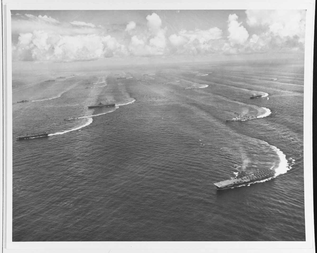 On this day 1945 the  @RoyalNavy Pacific Fleet under V/Adm Sir Bernad Rawlings, with its  @Australian_Navy &  @NZNavy elements launched an air strike on Japan, alongside the vast  @USNavy 3rd Fleet under Adm Bill Halsey  #WW2  #VJDay