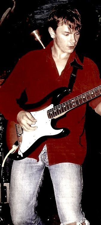 . * • . • kurt cobain and river phoenix playing guitar • . * . . *  .   • . .   :  .     • . *  .   .   *  •   .   •   .    .  *    •  . *.    *. •   .   *     *.   .   •.    *.  — a thread