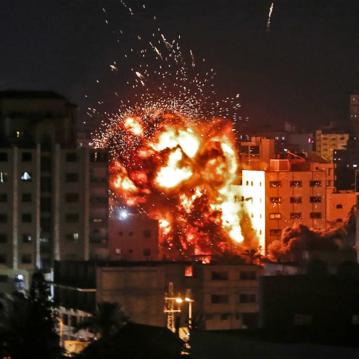 Now loud explosions are being heard in the Gaza Strip
# Gaza_under_bombing
#غزة_تحت_القصف