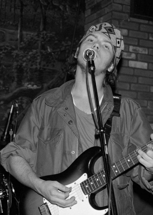 . * • . • kurt cobain and river phoenix playing guitar • . * . . *  .   • . .   :  .     • . *  .   .   *  •   .   •   .    .  *    •  . *.    *. •   .   *     *.   .   •.    *.  — a thread