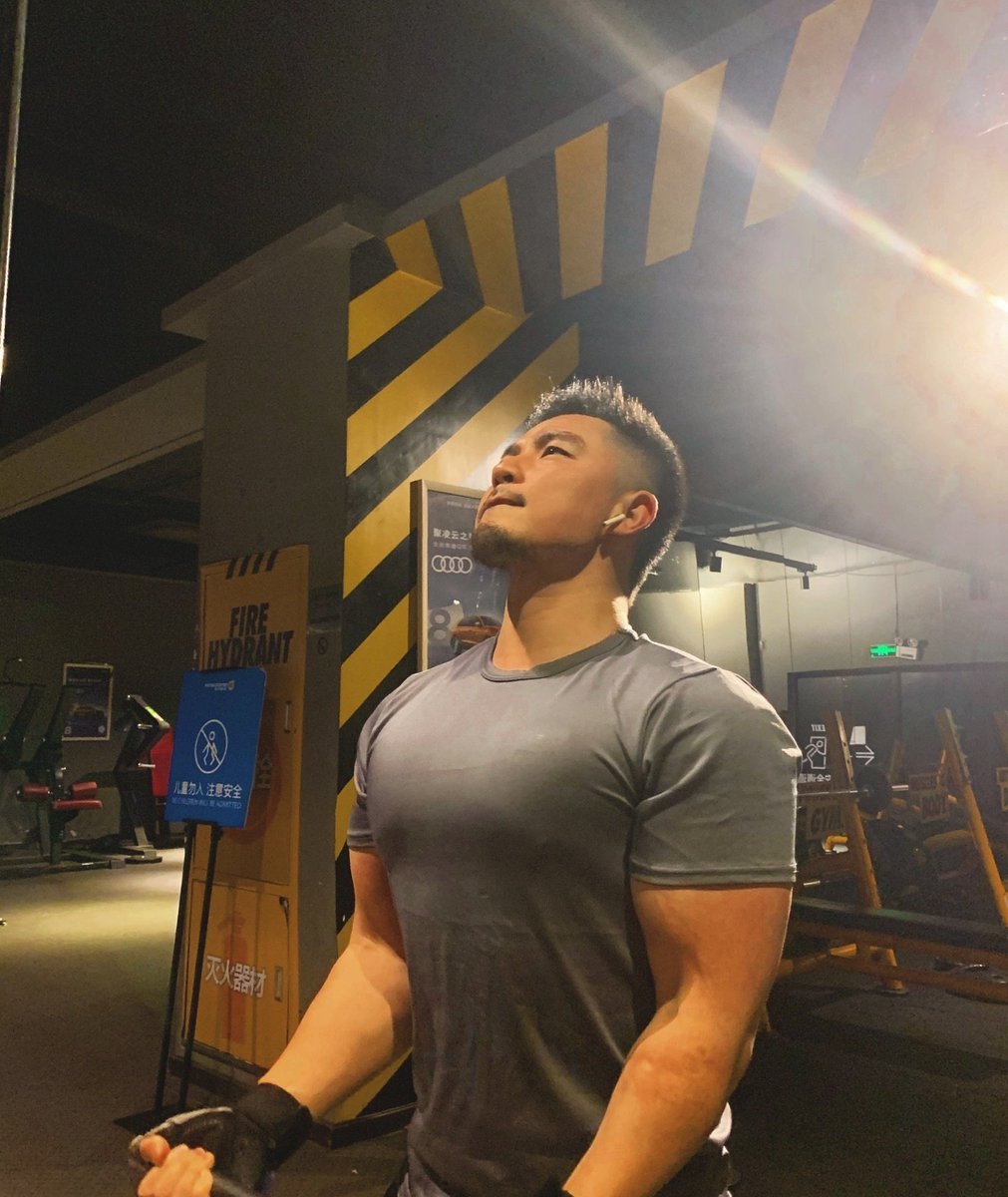 xiaowei_tx's tweet photo. Wanna see more?
Link in bio😏

#腹肌 #胸肌 #肌肉 #中国肌肉男 #nsfw #muscle #pec #flex #gay #abs #gayporn #gaymuscle #肌肉男 #OnlyFansPromo #OnlyFansGay #OnlyFans #OF
@huninut_ @cumvidz7604 @Countryboiboots @purelygayporn @Hockeyguy13 @fans_bot @nsfwOnlyFans https://t.co/kWSN1euUiA