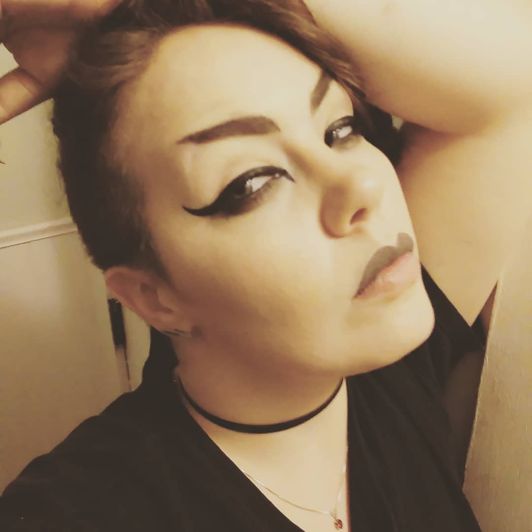 PersephoneCosm1's tweet photo. Yardwork ft.✨face✨
#makeup #selfie #tinywing https://t.co/0KwlE7obgf