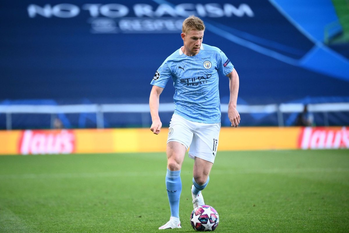 InvictosSomos's tweet photo. Kevin De Bruyne registra 16 goles y 22 asistencias en 48 partidos disputados en la presente temporada con el Manchester City. Un jugador completísimo. El mejor mediocampista del mundo en la actualidad. CRACK TOTAL. https://t.co/hhwff4jumQ