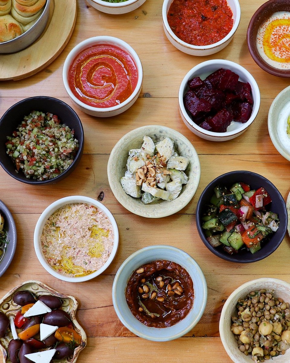 #Salatim: un recorrido por la cocina israelí 🇮🇱 con una selección de 7 o 14 opciones para compartir.⁣
⁣
Reserva vía DM o al 📲55-5086-8065⁣
📍Ámsterdam 53, #Condesa ⁣

#EstamosDeRegreso ⁣
#MerkaváMx