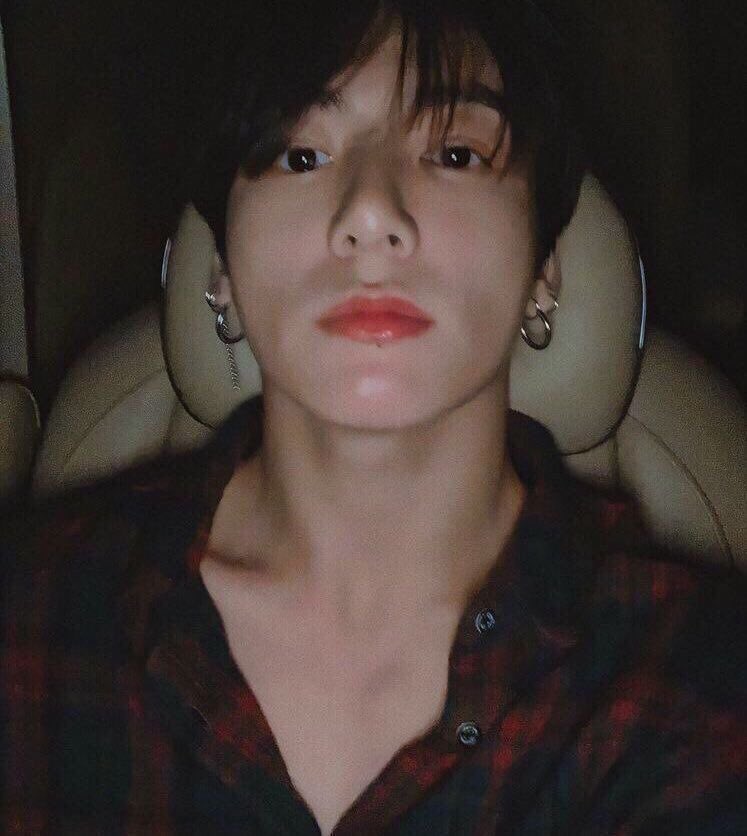 jungkook’s exposed chest ; a needed thread