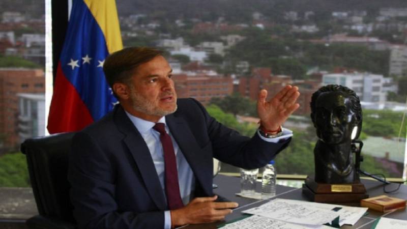 ConElMazoDando's tweet photo. Venezuela construye ruta de comercio de productos venezolanos en el sureste asiático https://t.co/Mh8H0DDtMh  #ElRegresoDelNecio #BatallaPorLaSaludYLaVida https://t.co/3Q03gIRHhv