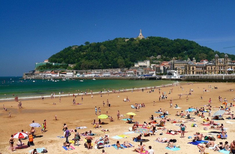 jsimonsatl's tweet photo. If you're into water activities, this #Spain destination is a must-visit. #wanderlust  https://t.co/wisYVQZ1Z3 https://t.co/wyJg9M9ce3