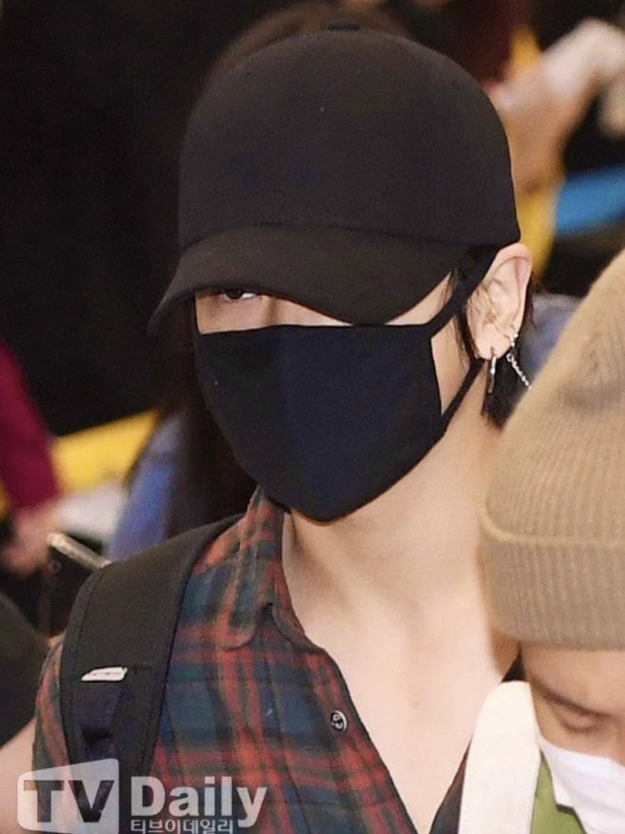 jungkook’s exposed chest ; a needed thread