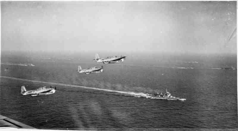 Though considerably smaller than its  @USPacificFleet counterpart, by 1945 with two modern battleships & four modern fleet carriers the  @RoyalNavy Pacific Fleet was in many ways the largest, most powerful fleet Britain ever operated outside of home waters & the  #WW1 Grand Fleet