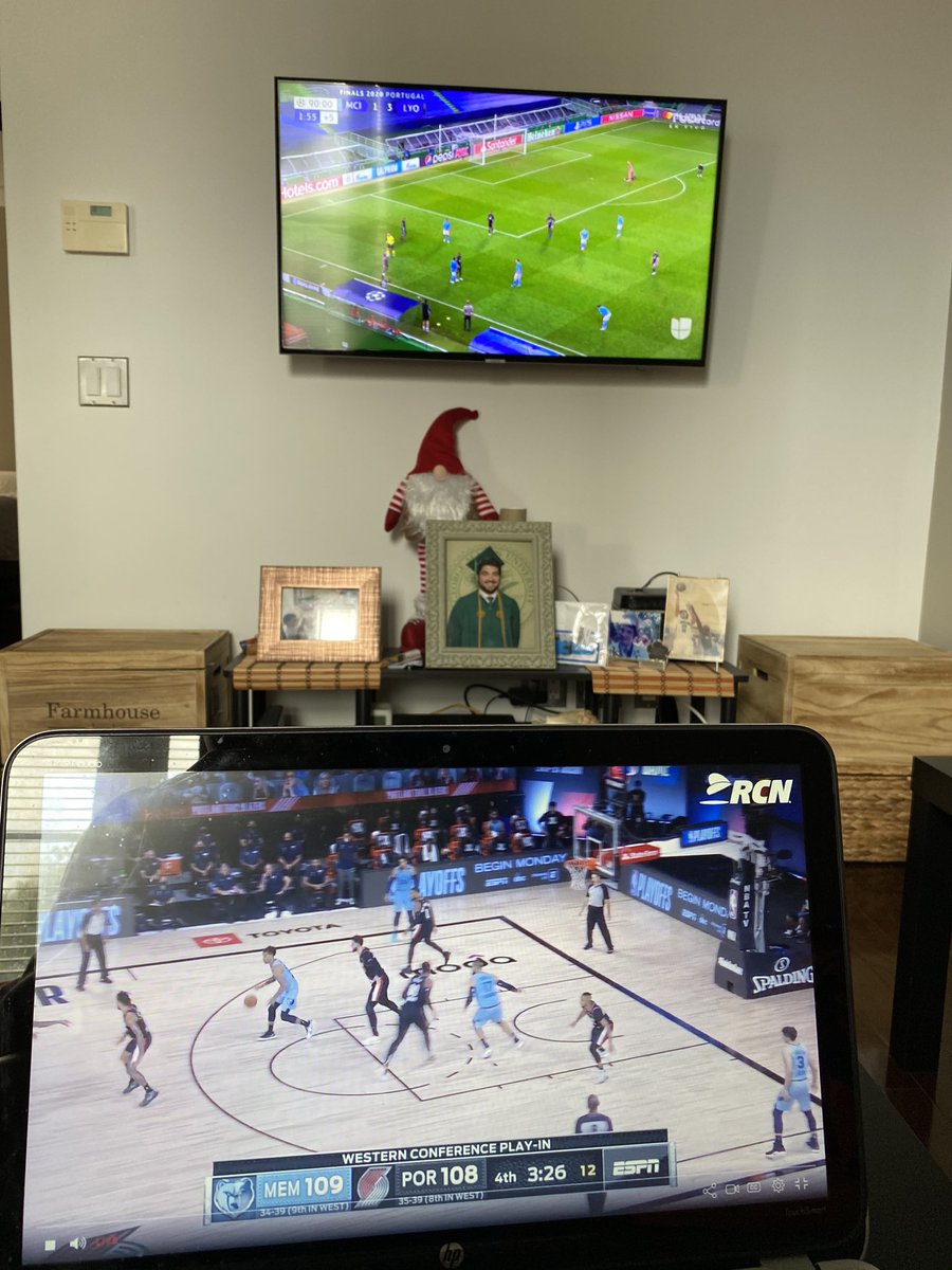 Avramovic64's tweet photo. Ja danas ovako provodim popodne, na tv #UCL #ManCityOL a na laptom #nba #mempor https://t.co/fArv26M24v