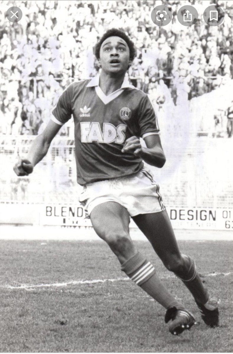 joshdiggins's tweet photo. @RichCawleySLP This is the only Paul Elliott in Charlton https://t.co/hTikGCycRz