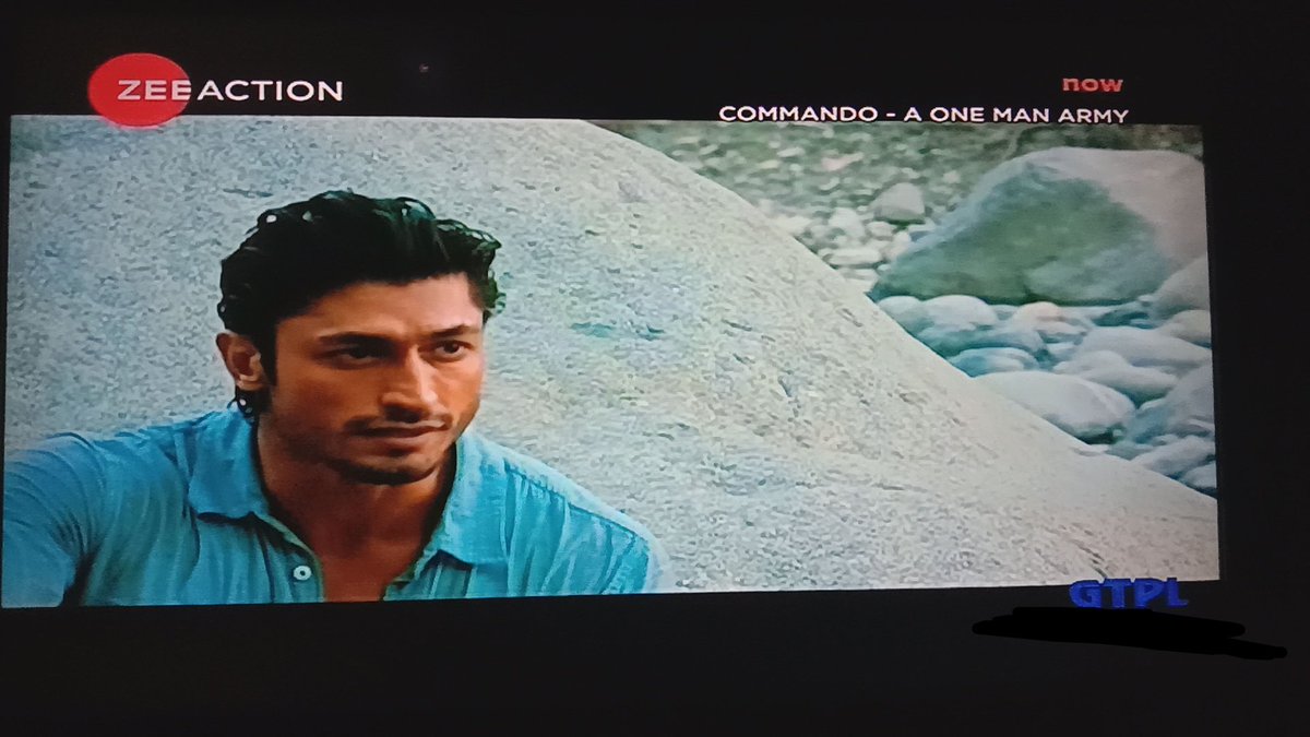 jammwalion_girl's tweet photo. @VidyutJammwal
After watching #commando2 thrice now it's time for #commandoonemanarmy
Yes it's really fabulous day I spent my day with #captainkaranvirsinghdogra
Super powerfull, lovely and my #alltimefavorite
#martialarts #indianmartialarts #Kalaripayattu ๐๐ป https://t.co/px6YL2Iz2P