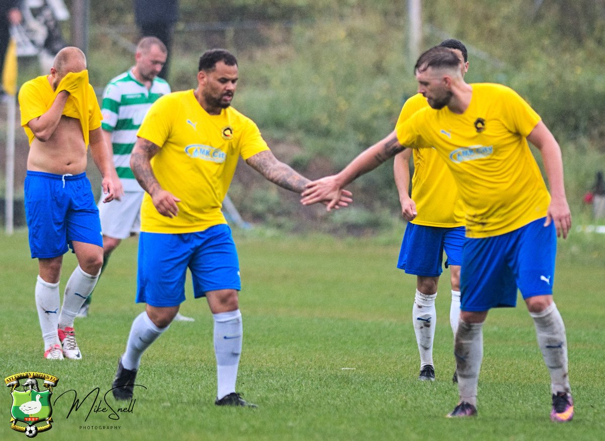 LectorExLibri's tweet photo. Some of the home goals from @MKIrishFC's surprise 4-2 win over @AylesburyUtdFC this afternoon. @Dommy_laws #AlexFilip #PreSeasonFriendly https://t.co/SudPojb2uX