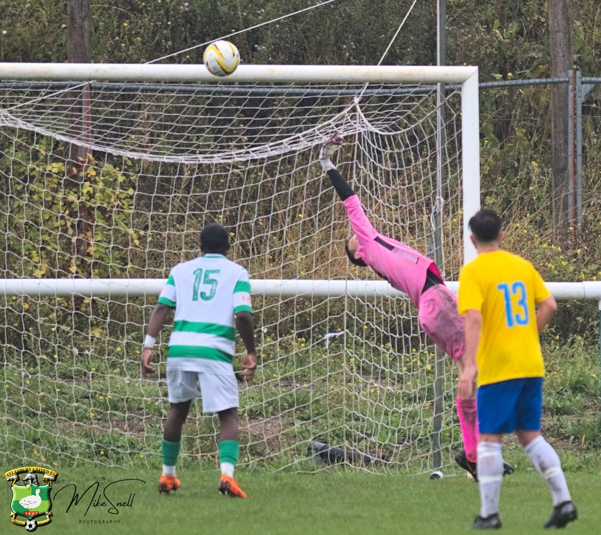 LectorExLibri's tweet photo. Some of the home goals from @MKIrishFC's surprise 4-2 win over @AylesburyUtdFC this afternoon. @Dommy_laws #AlexFilip #PreSeasonFriendly https://t.co/SudPojb2uX