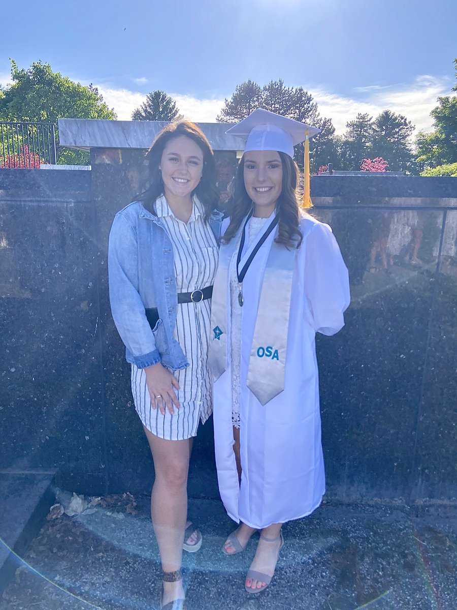 dwinters17's tweet photo. Happy happy birthday my sweet lil sis💕 I love u &amp; so proud of you !! https://t.co/qLnUuAjkgK
