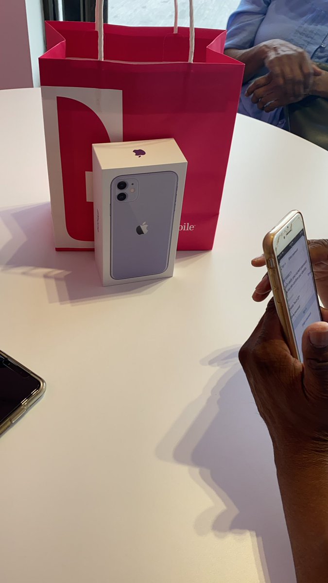 flatbush_t's tweet photo. @flatbush_t with a  AT&amp;T Port In 55+ #Nerocks @ricardo_s2323 https://t.co/mjtaA6PIcE