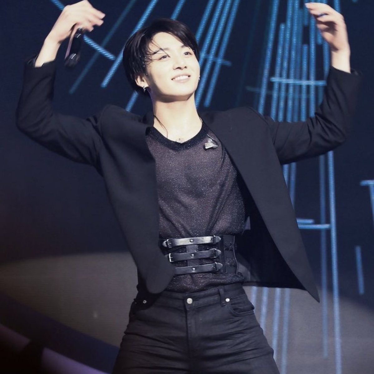 jungkook’s exposed chest ; a needed thread