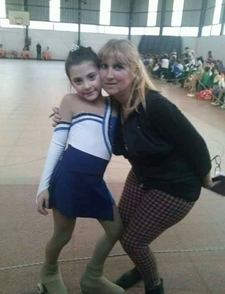 luupssss_07's tweet photo. que persona extraordinaria que es esta mujer.
orgullo de estar con ella hasta la última vez que suspire al salir de la pista... https://t.co/SB9HLIV5FJ