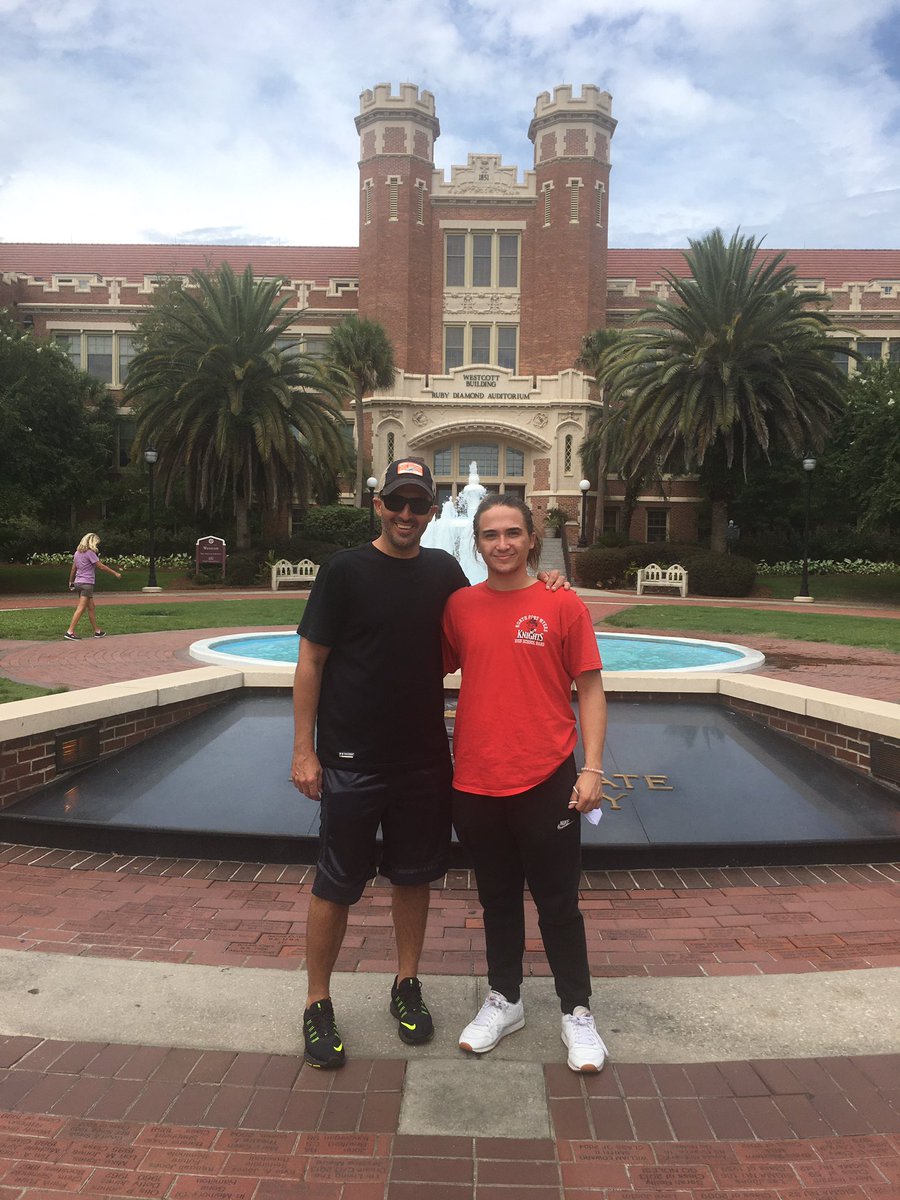 thamar58's tweet photo. Move-in day at @floridastate !!! #soproud #freshman #classof2024 @WalterH71671343 https://t.co/SkerqWPDJI