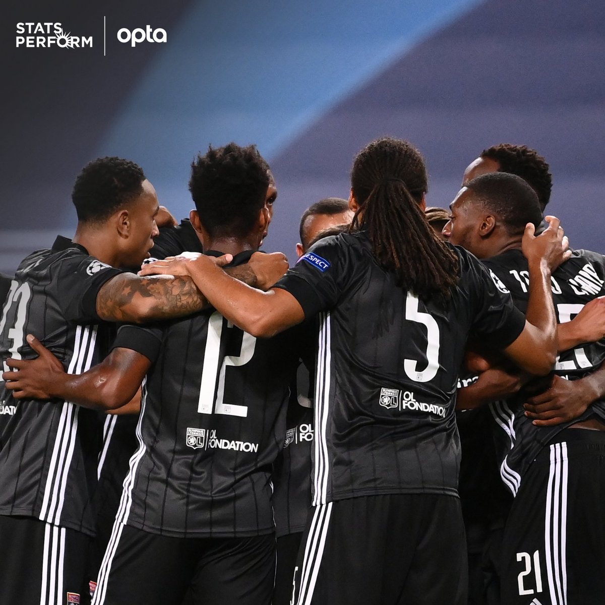OptaJean's tweet photo. 1 - Pour la 1e fois dans l’histoire de la C1, 2 clubs français 🇫🇷 – Lyon et Paris – figurent en 1/2 finale de la compétition. C’est seulement la 2e fois que la France truste la moitié du dernier carré d’une compétition européenne, après la C3 1992/93 (Paris et Auxerre). Cocorico. https://t.co/VMH1sVitSL