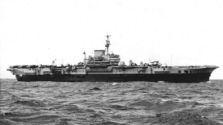 By 15/08/1945, however, this had been reuced to V/Adm Rawlings' flagship, the battleship HMS King George V, the aricraft carrier HMS Indefatigable, cruisers HMNZS Gambia & HMS Newfoundland & ten destroyers from the  @RoyalNavy &  @Australian_Navy